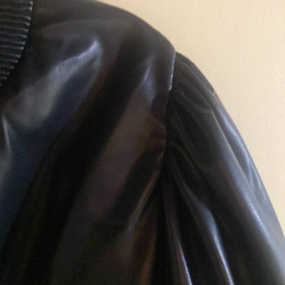 Faux leather jacket very soft wore once - Picture 3 of 4